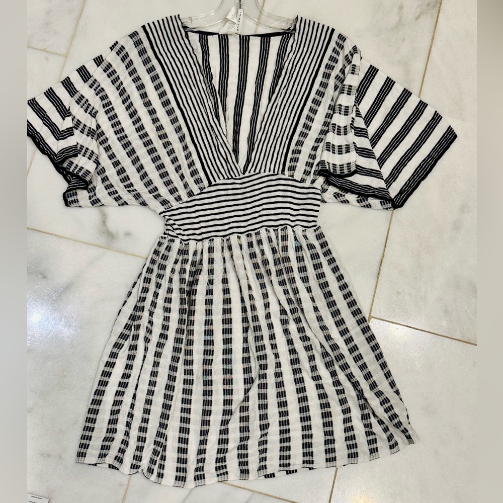 Trina Turk Black and White Striped coverup dress with split sleeve